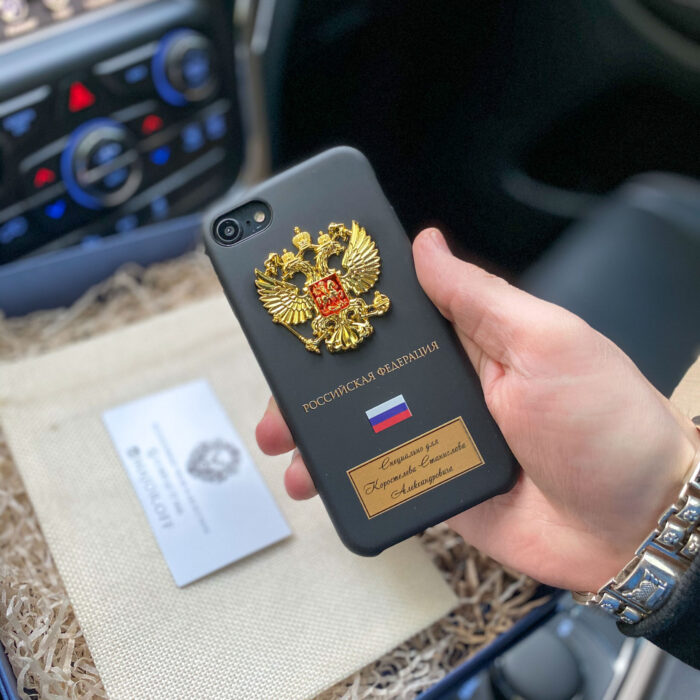 Именной чехол для iPhone с гербом России под заказ