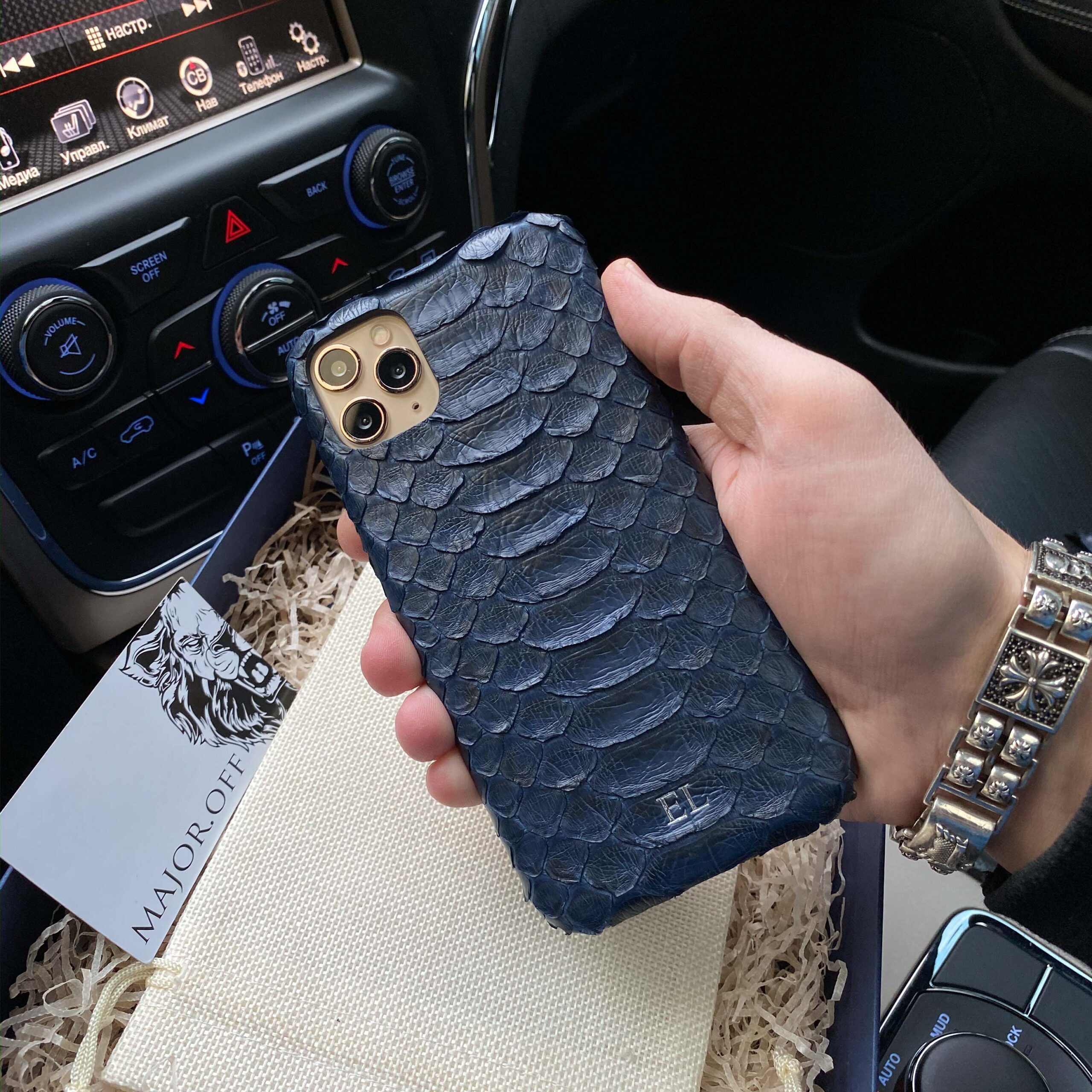 Чехол для iPhone из кожи питона темно-синий с инициалами
