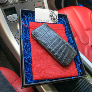 Чехол-карман для iPhone кожаный черного цвета