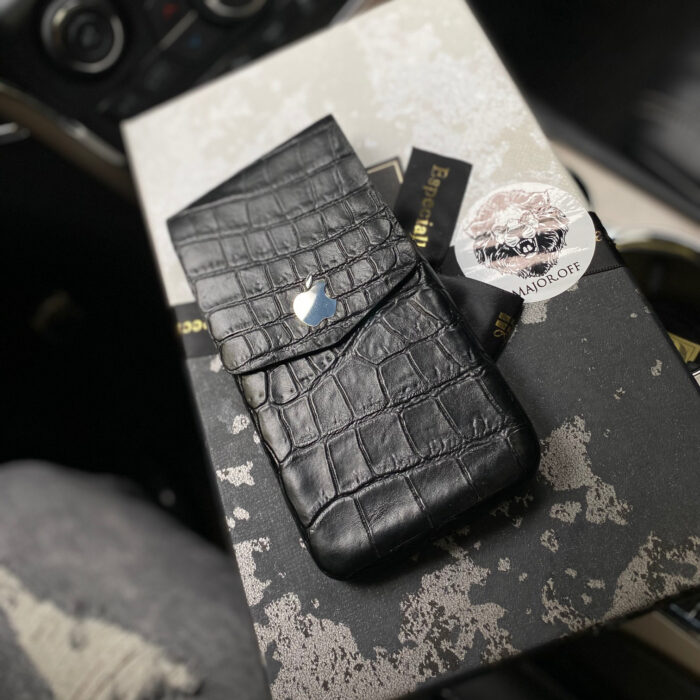 Чехол-карман для iPhone кожаный черный с логотипом яблочко