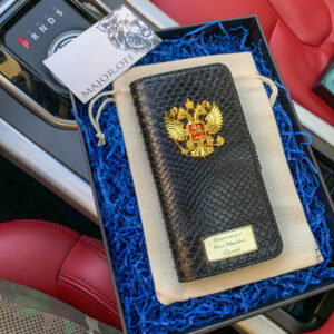 Чехол-книжка для iPhone черный кожаный с гербом и табличкой