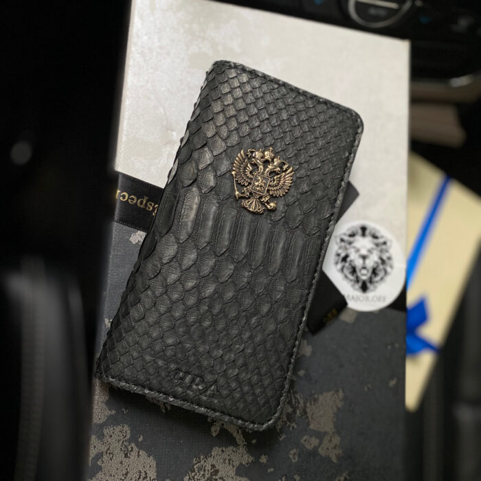 Чехол-книжка для iPhone из питона черный с гербом России