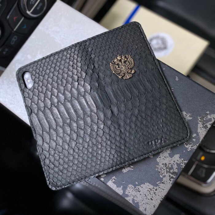 Чехол-книжка для iPhone из питона черный с гербом России