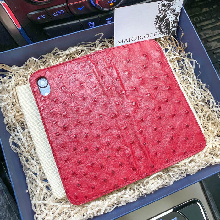 Чехол-книжка для iPhone красный кожа страуса