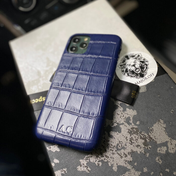 Кожаный чехол на iPhone синий именной