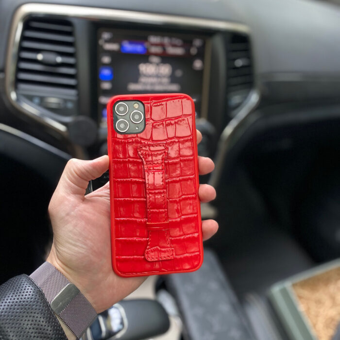 Чехол для iPhone из кожи красный с держателем