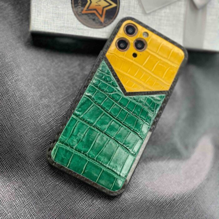 Чехол для iPhone из карбона и кожи крокодила