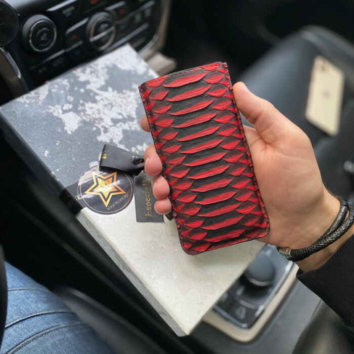 Чехол-карман для iPhone из питона красный