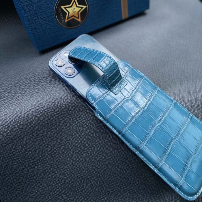 Чехол-карман для iPhone в коже крокодила синий