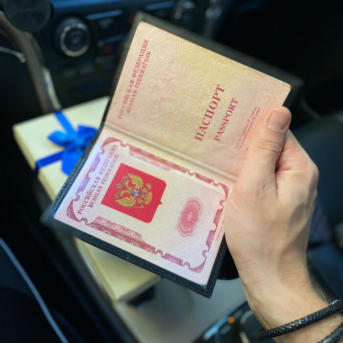 Обложка на паспорт из кожи с дизайном "Шашки"