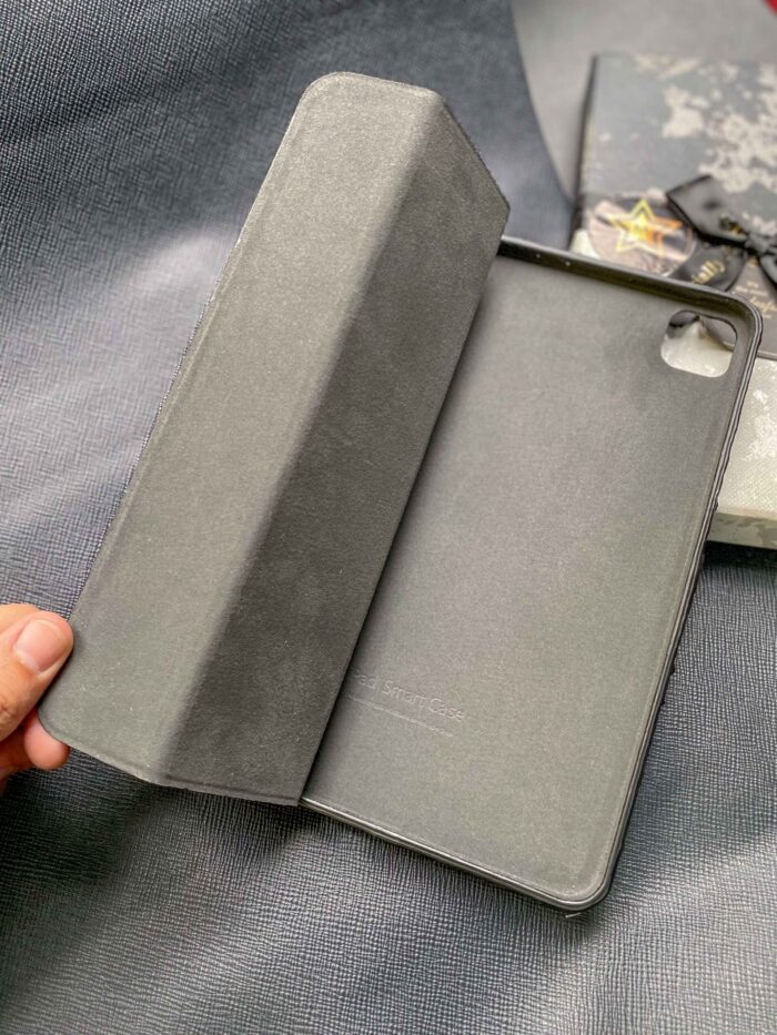 Чехол для iPad Pro из кожи питона черный