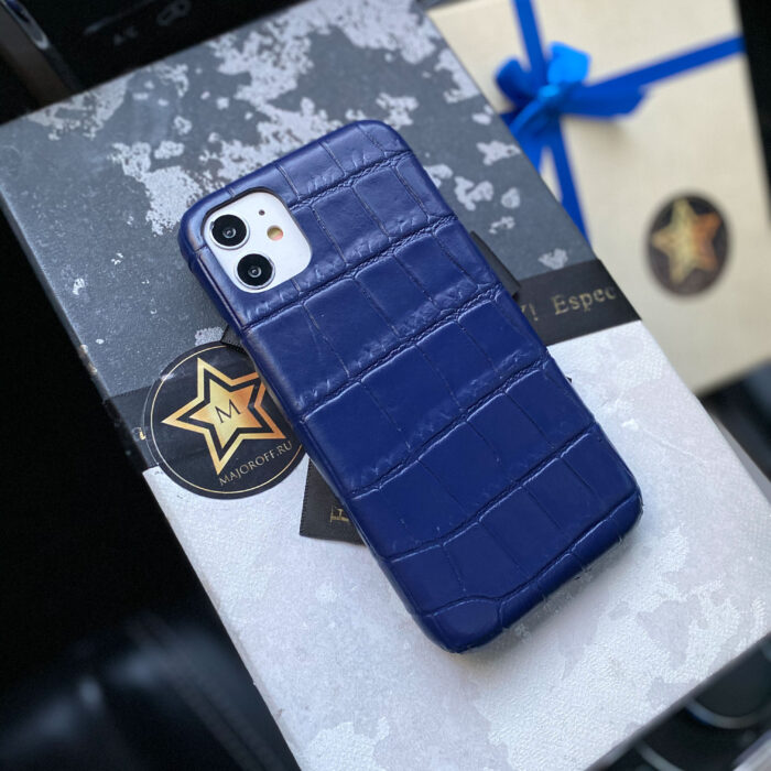 Чехол для iPhone из темно-синей кожи под крокодила