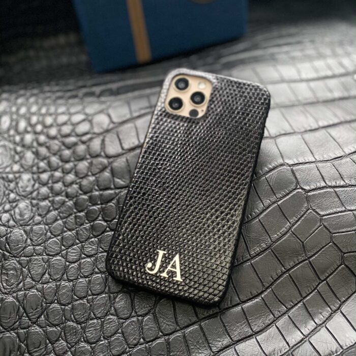 Чехол для iPhone из кожи игуаны черный с серебряными инициалами