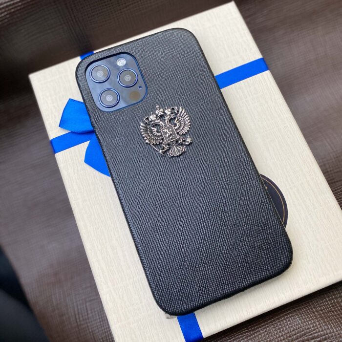 Чехол для iPhone кожаный черный с гербом РФ