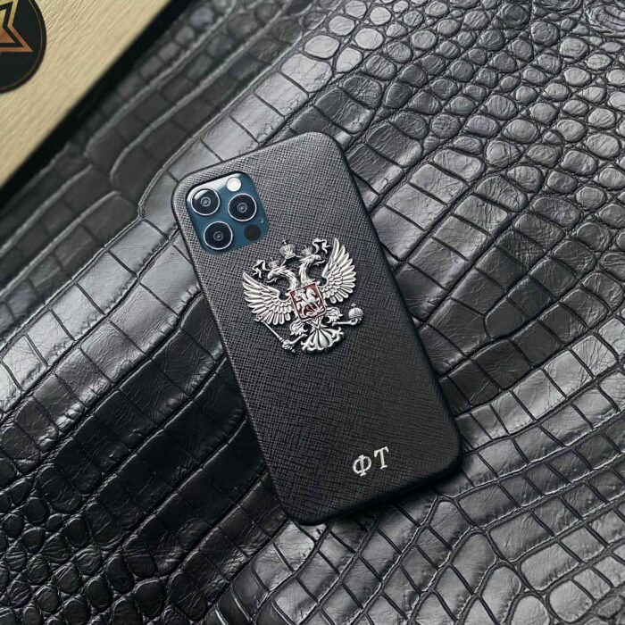 Чехол для iPhone кожаный с гербом и инициалами