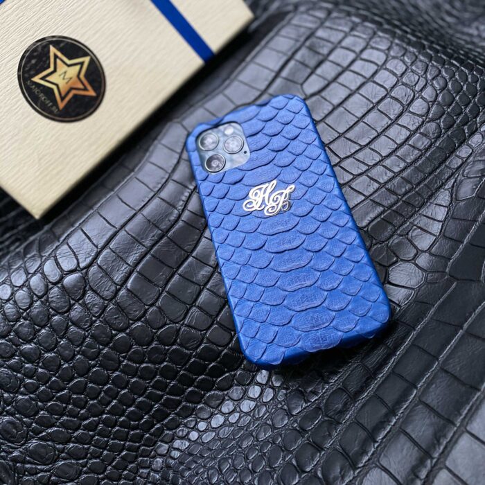Чехол для iPhone из кожи питона синий с инициалами