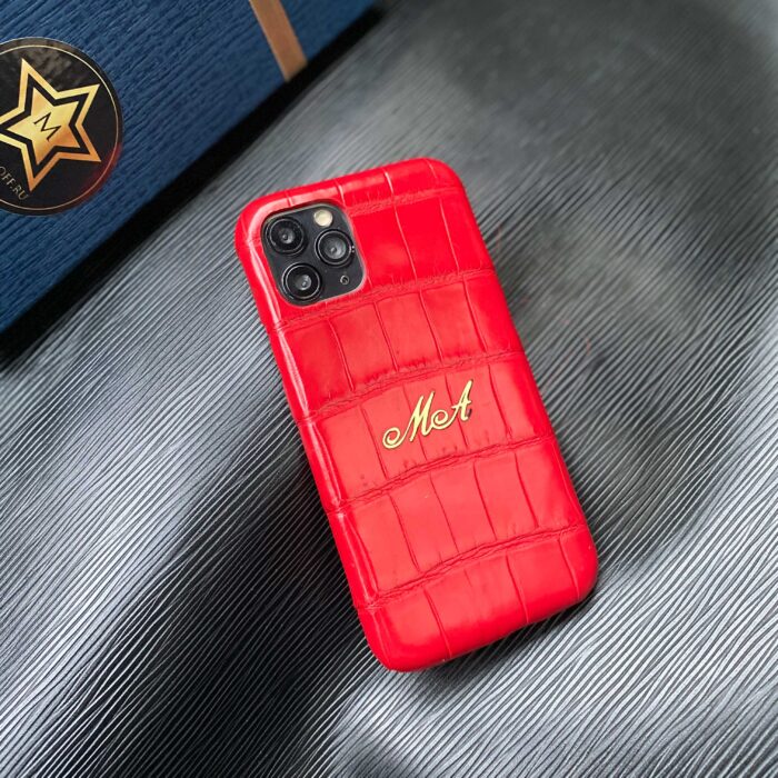 Чехол для iPhone из кожи крокодила красный с инициалами
