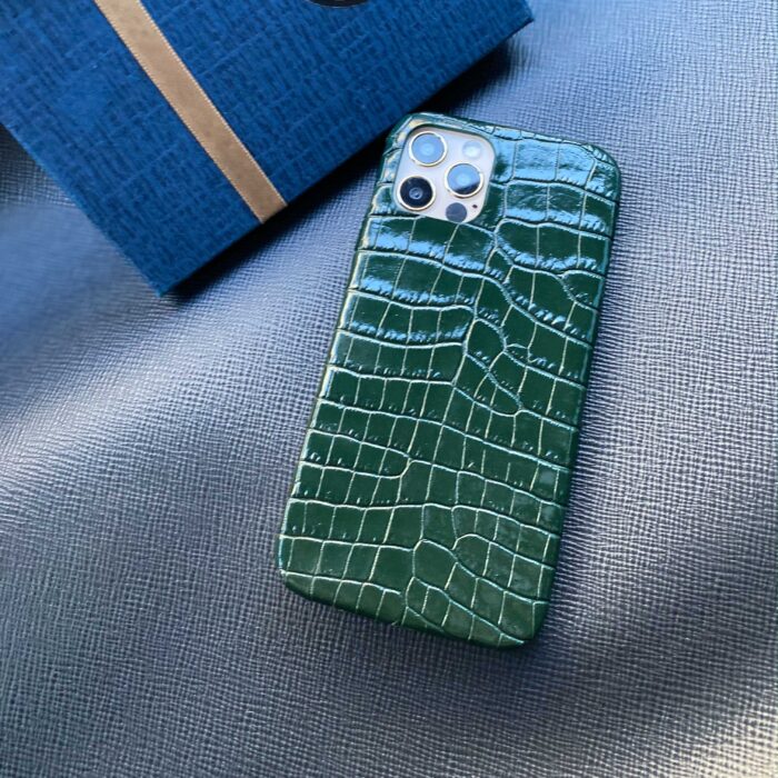 Чехол для iPhone из темно-зеленой кожи