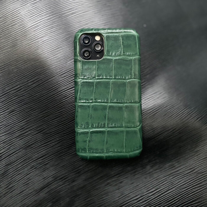 Чехол для iPhone из кожи под крокодила темно-зеленый