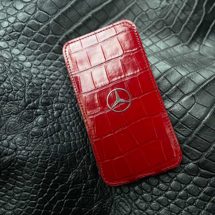 Чехол-флип для iPhone из кожи красный с логотипом Мерседес Mercedes