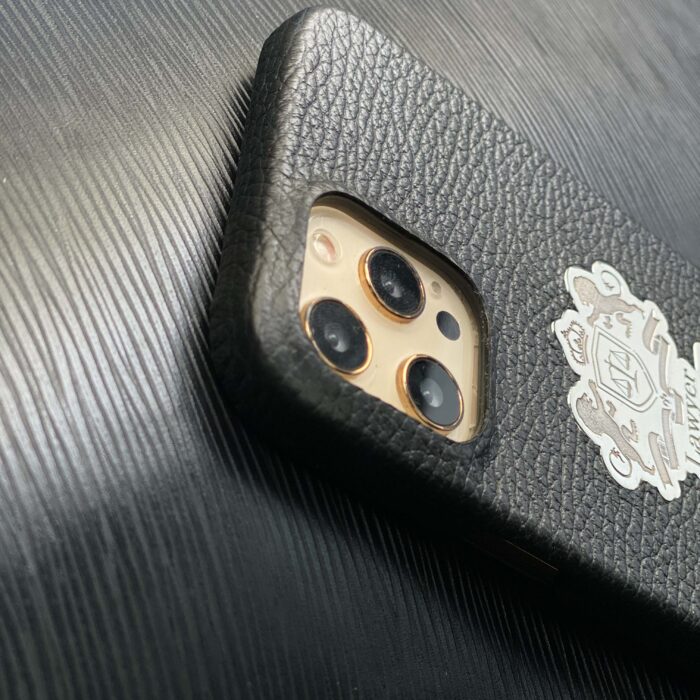 Чехол для iPhone из черной кожи с персональным логотипом