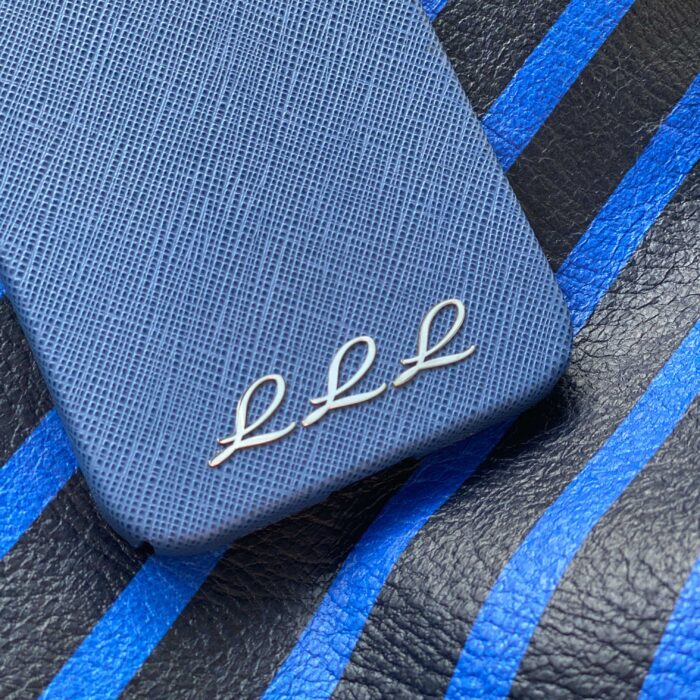 Чехол для iPhone из кожи синий с инициалами