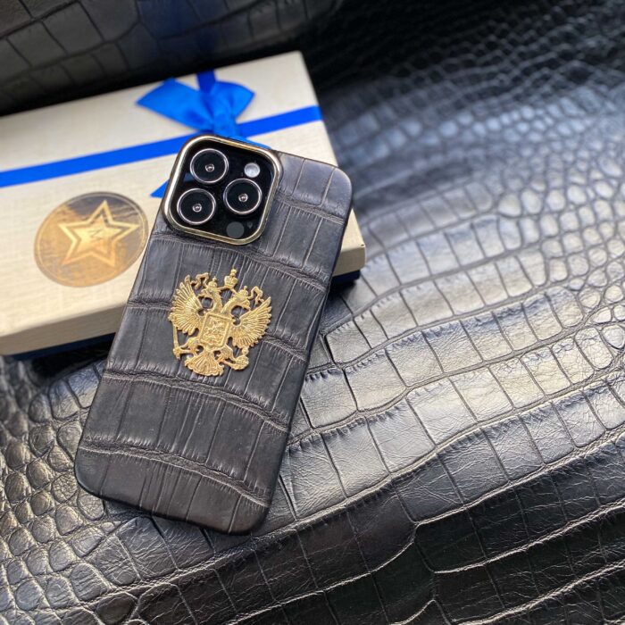 Чехол для iPhone из крокодила черный с гербом России
