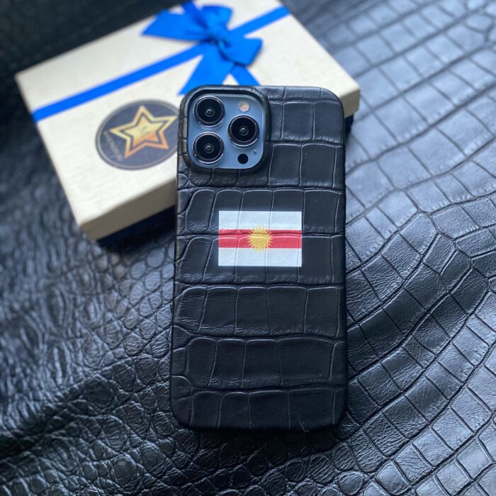 Чехол для iPhone кожаный черный с флагом