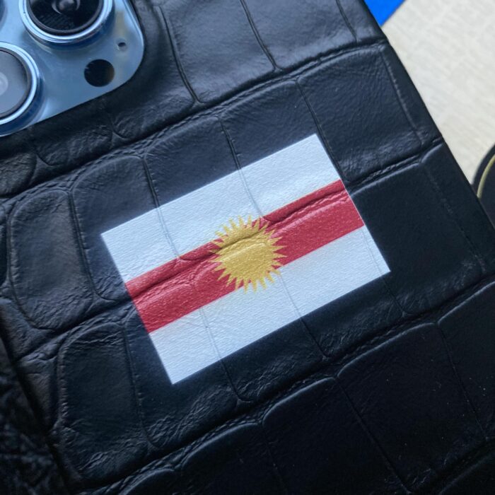 Чехол для iPhone кожаный черный с флагом