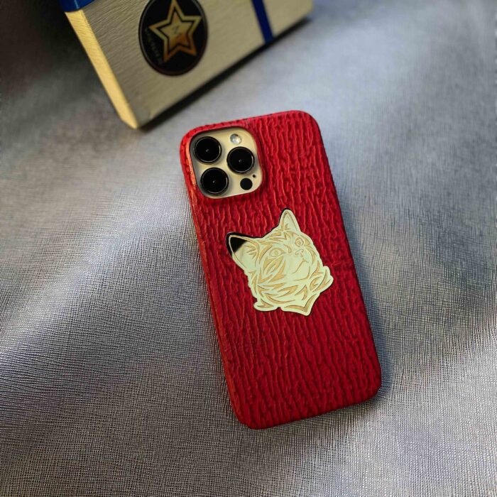 Чехол для iPhone из кожи акулы красный с логотипом