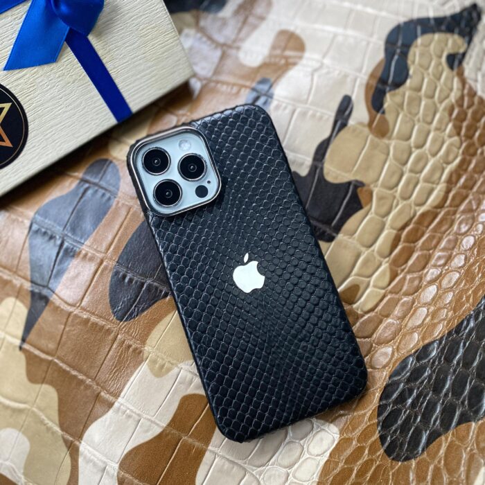 Чехол для iPhone из питона черный с логотипом