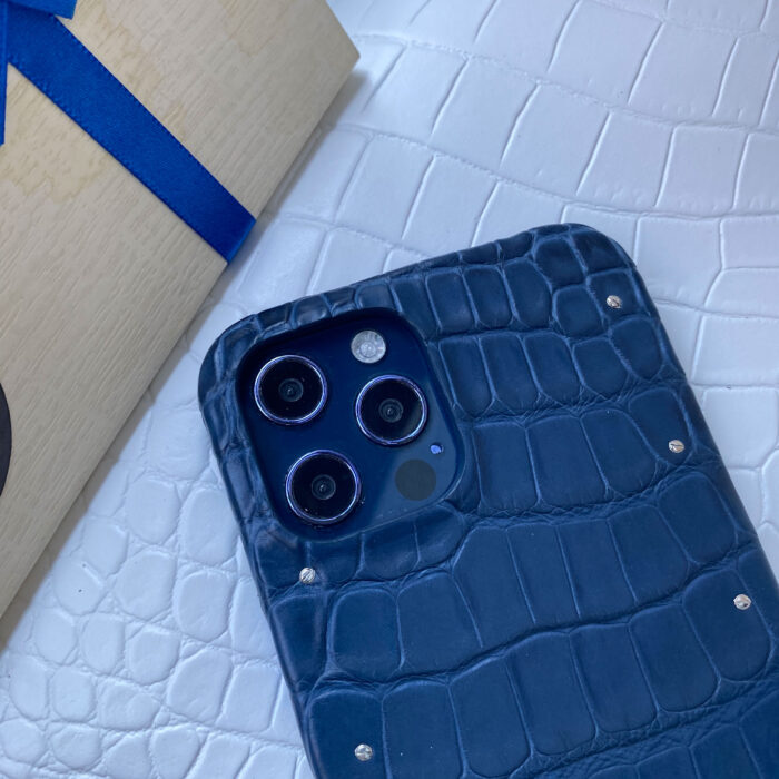 Чехол для iPhone из крокодила синий именной