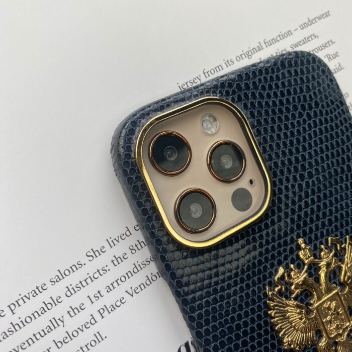 Чехол для iPhone из игуаны синий с гербом РФ