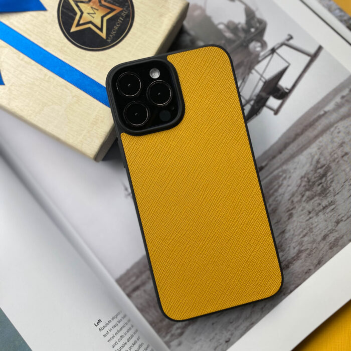 Чехол для iPhone кожаный желтый