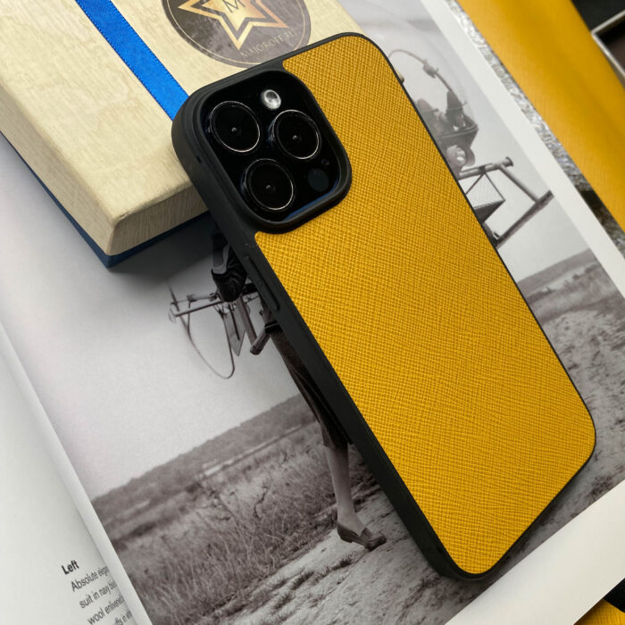 Чехол для iPhone кожаный желтый