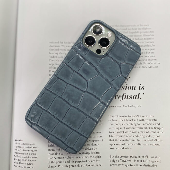 Чехол для iPhone кожаный голубой