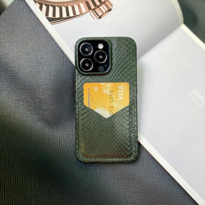 Чехол для iPhone 14 Pro из питона с карманом