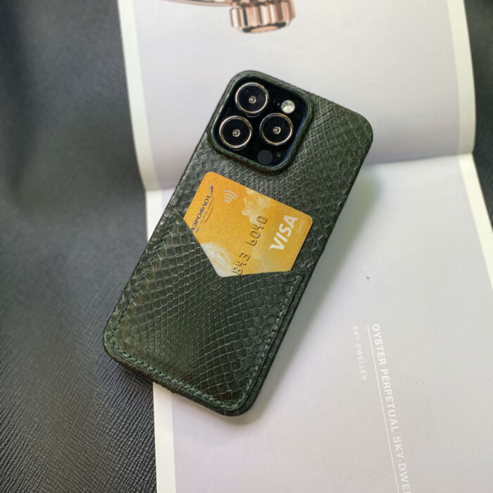 Чехол для iPhone 14 Pro из питона с карманом