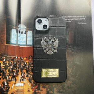 Чехол для iPhone 13 кожаный с гербом