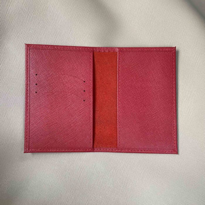 Обложка на паспорт кожаная красная