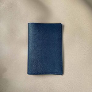 Обложка на паспорт кожаная темно-синяя