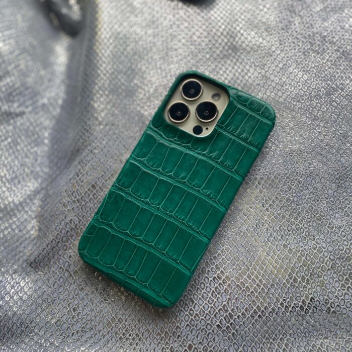Чехол для iPhone 14 Pro из кожи крокодила зеленый