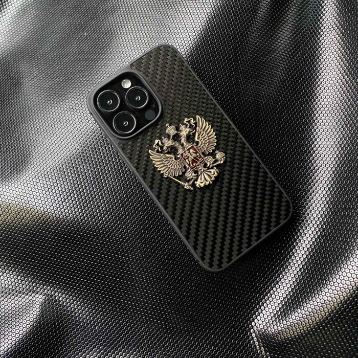 Чехол для iPhone из карбона с гербом России