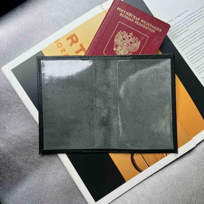 Кожаная обложка на служебный паспорт с гербом