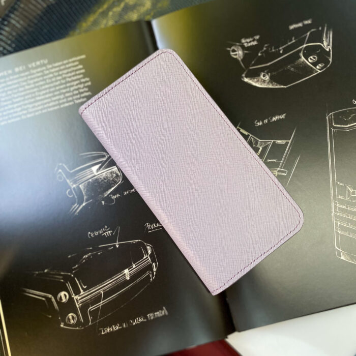 Чехол-книжка для iPhone 15 Pro кожаный лавандовый