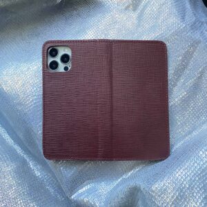 Чехол-книжка для iPhone 15 Pro кожаный бордовый